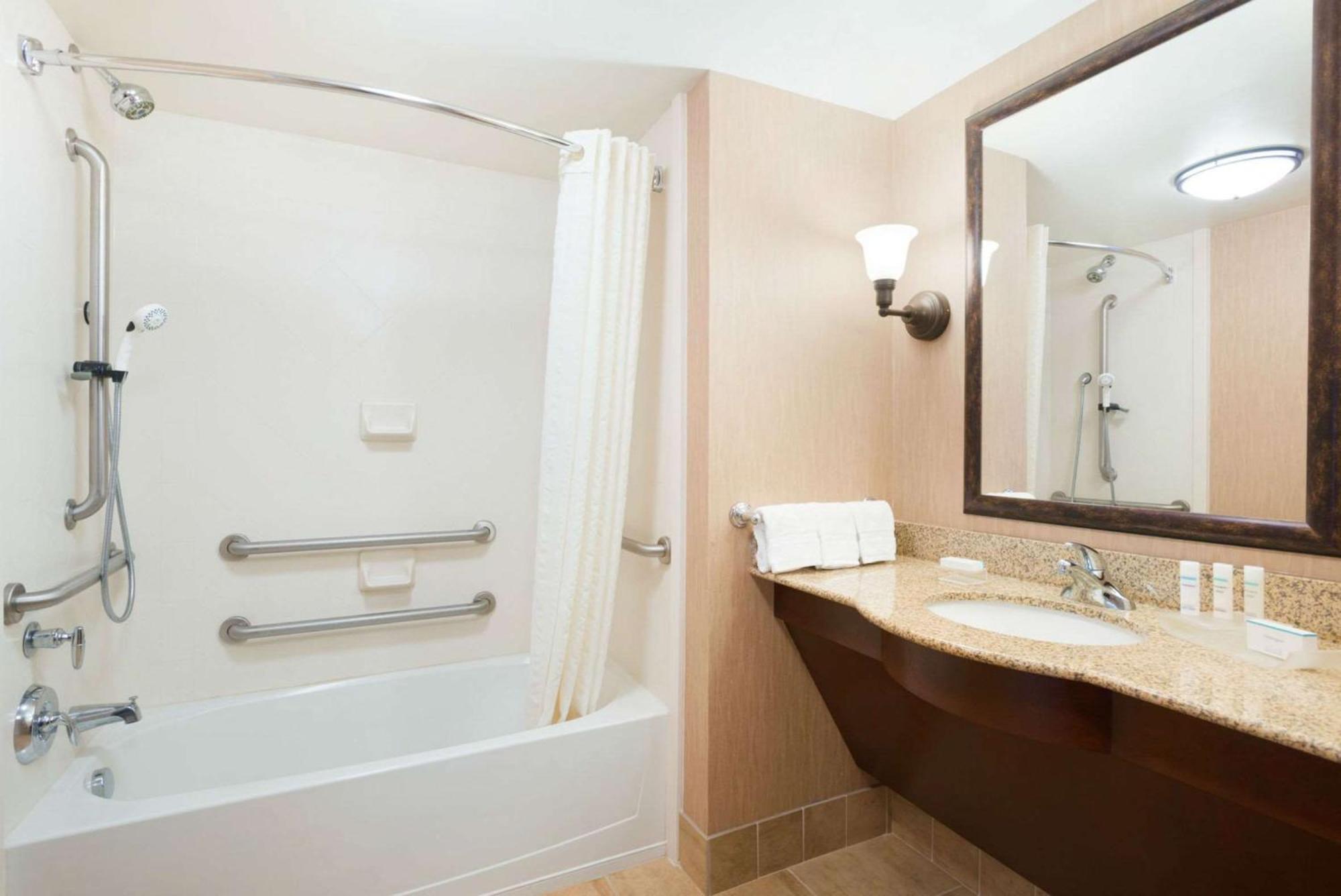 Homewood Suites New Brighton Eksteriør bilde